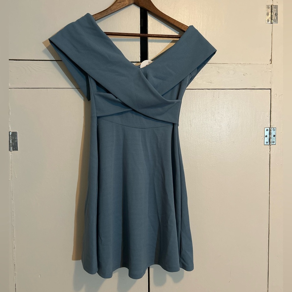 Retro small blooms in the city off the shoulder blue dress romantic new with tag